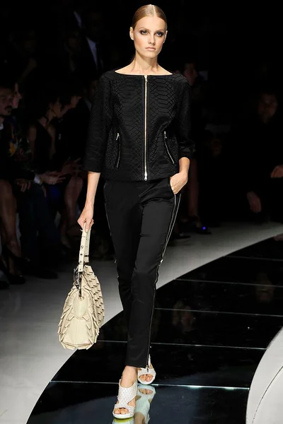 Look 19